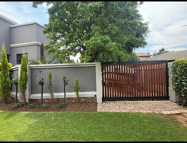 5 BEDROOM HOUSE FOR SALE IN MIDLANDS ESTATE